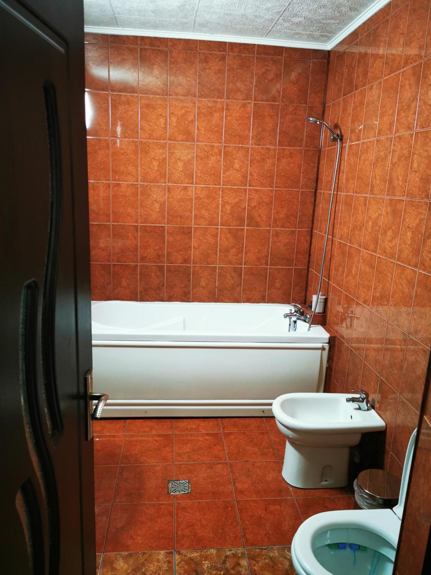 Casa Simescu II Hostel การันเซเบช ภายนอก รูปภาพ